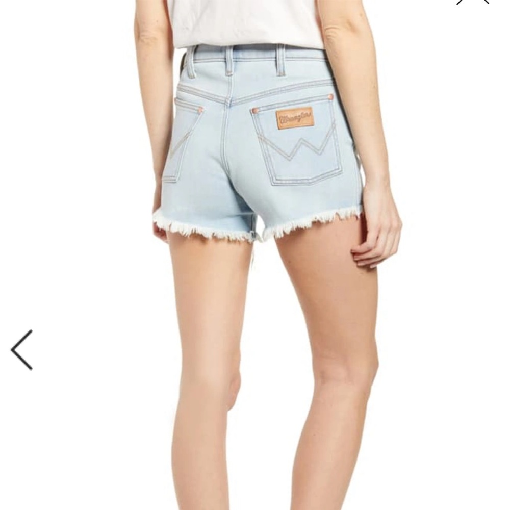 Wrangler high rise cut off Jean shorts in Leo